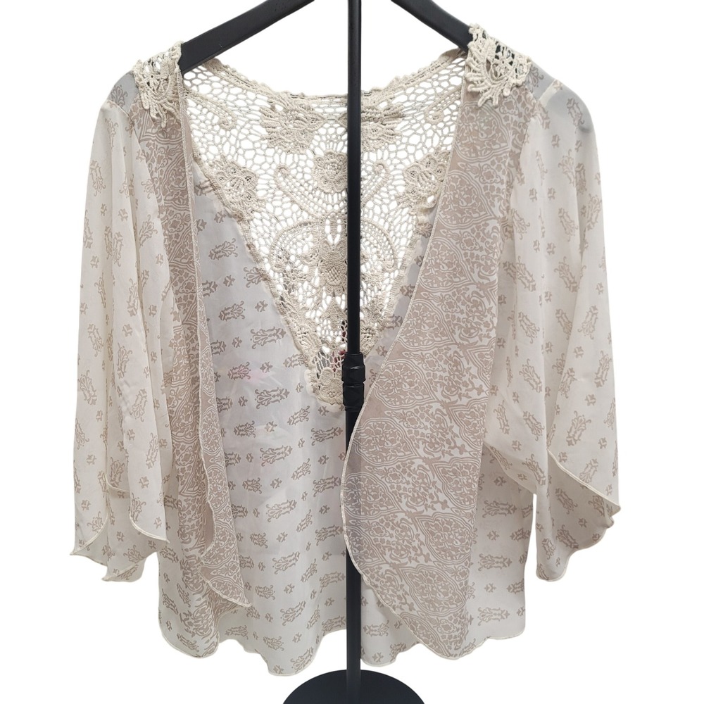 Maurices Womens Medium Cream Tan Damask Print Crochet Lace Back Kimono Boho Top